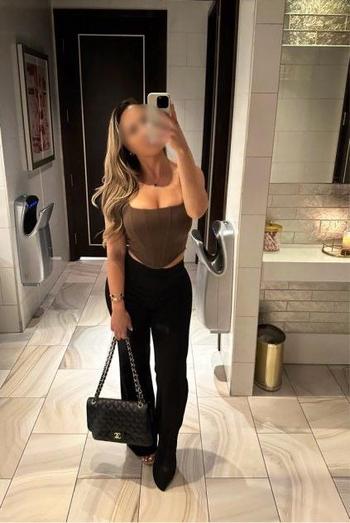 Sara, 28  female escort, Madison