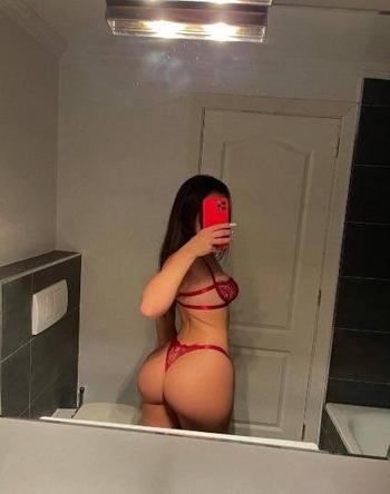 Mya , 28  female escort, Madison