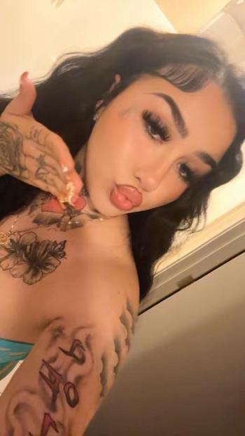 Nina, 24  female escort, Madison